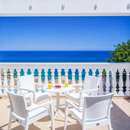 Villa Cyan